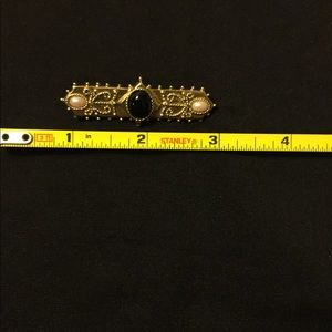 Novelty pin / brooch